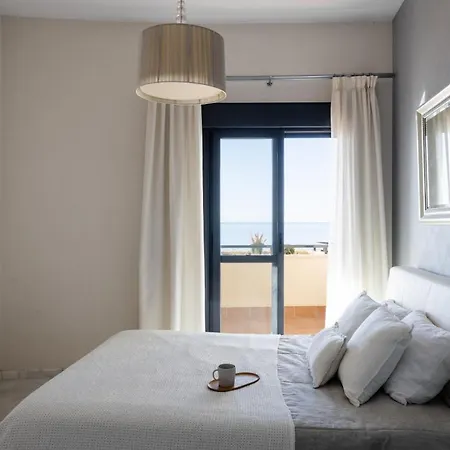 Lägenhet Stunning Beachfront Penthouse
