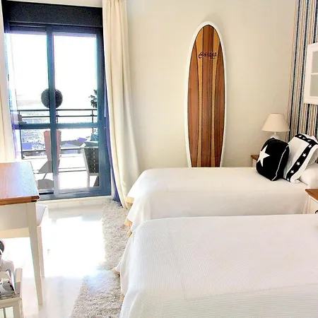 Stunning Beachfront Penthouse * エステポナ