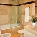 Apartmán Stunning Beachfront Penthouse Estepona